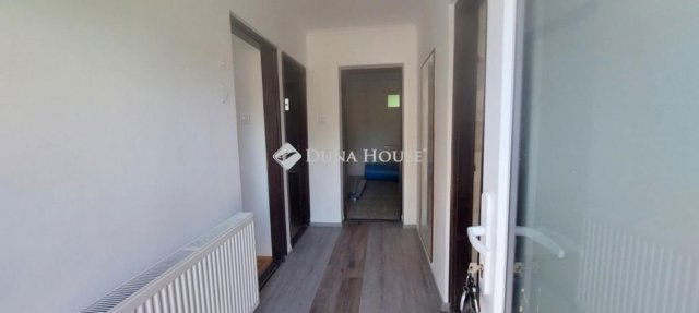 Eladó családi ház, Makón 79.99 M Ft, 4 szobás