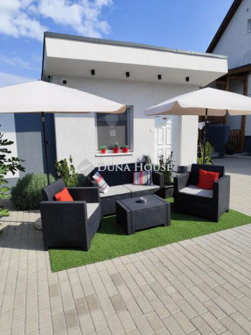 Eladó családi ház, Siófokon 178 M Ft, 4 szobás