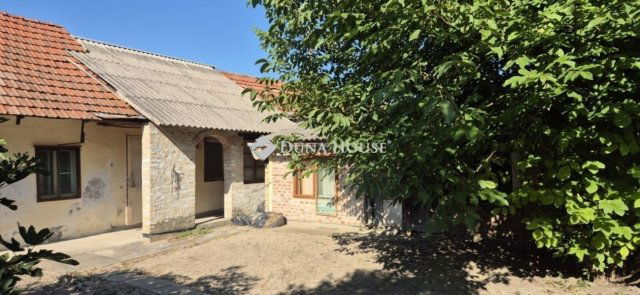 Eladó családi ház, Szegeden 11.9 M Ft, 3 szobás