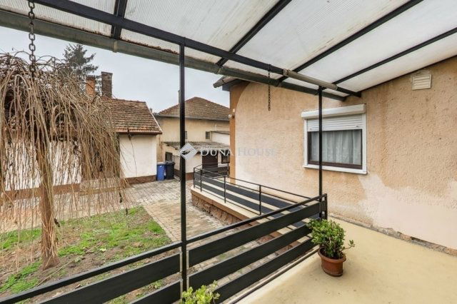 Eladó családi ház, Kecskeméten 69 M Ft, 7 szobás