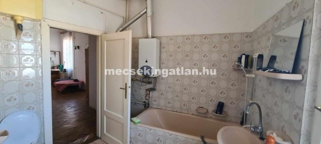 Kiadó téglalakás, albérlet, Pécsett 75 E Ft / hó, 1 szobás