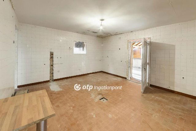 Eladó üzlethelyiség, Gyenesdiáson 84.9 M Ft