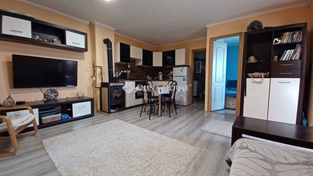 Eladó családi ház, Csopakon 74.9 M Ft, 5 szobás
