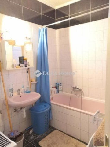 Eladó családi ház, Alsónémediben 125 M Ft, 6 szobás