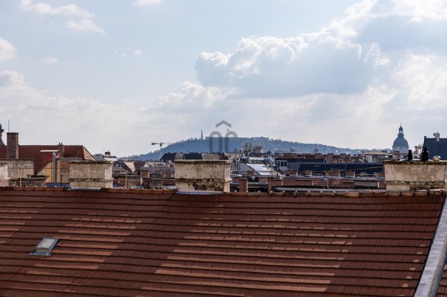 Eladó téglalakás, Budapesten, VI. kerületben, Izabella utcában