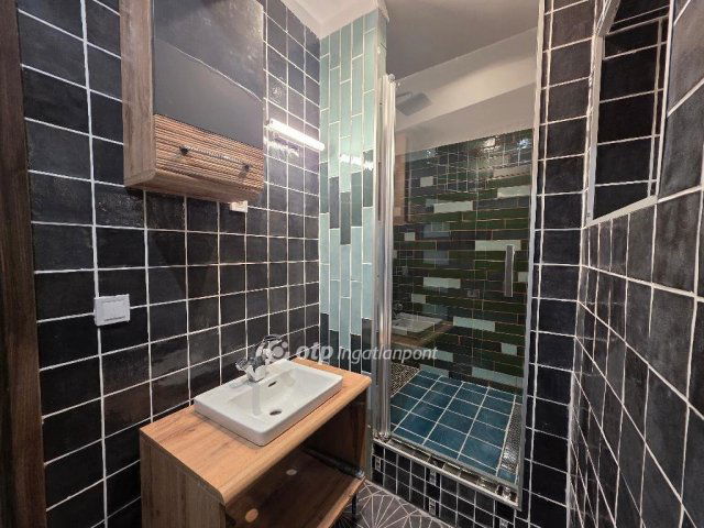 Eladó téglalakás, Budapesten, VIII. kerületben 69.9 M Ft