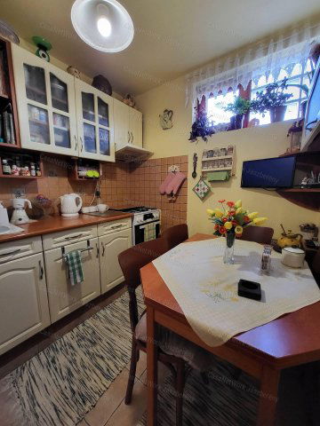 Eladó sorház, Jászberényben 49.9 M Ft, 3 szobás