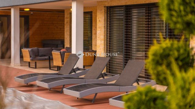 Eladó családi ház, Mogyoródon 690 M Ft, 6 szobás