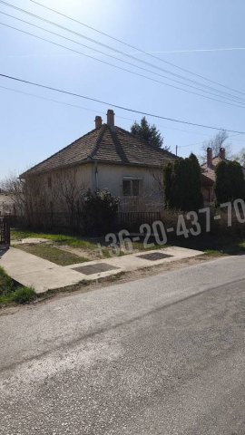 Eladó családi ház, Únyon 39.9 M Ft, 3 szobás