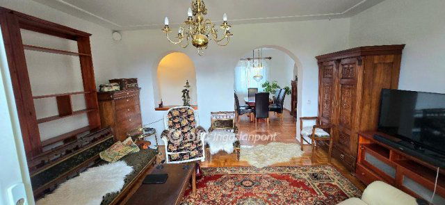 Eladó családi ház, Debrecenben 131.9 M Ft, 6 szobás