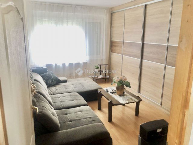 Eladó panellakás, Nagykanizsán 30.5 M Ft, 3 szobás