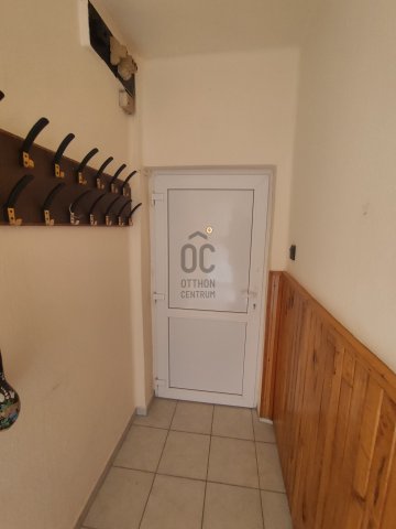 Eladó téglalakás, Veszprémben 79.8 M Ft, 3 szobás
