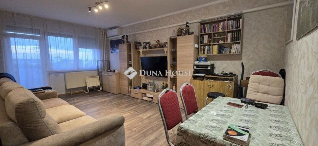 Eladó panellakás, Székesfehérvárott 49.99 M Ft, 2 szobás