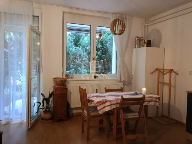 Eladó téglalakás, Balatonfüreden 87.2 M Ft, 1+1 szobás