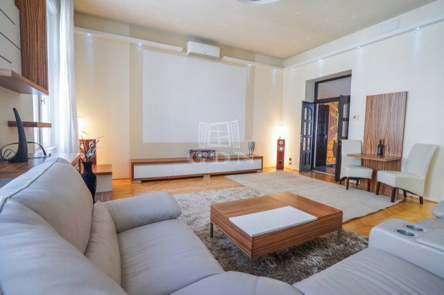 Eladó téglalakás, Budapesten, VII. kerületben 136 M Ft, 3 szobás