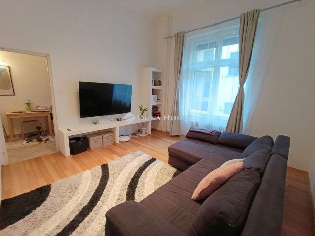 Kiadó téglalakás, albérlet, Budapesten, V. kerületben, 2 szobás