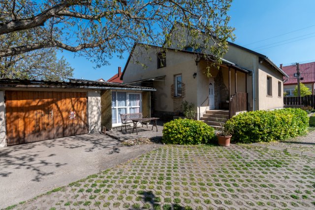 Eladó családi ház, Székesfehérvárott 84.9 M Ft, 4 szobás