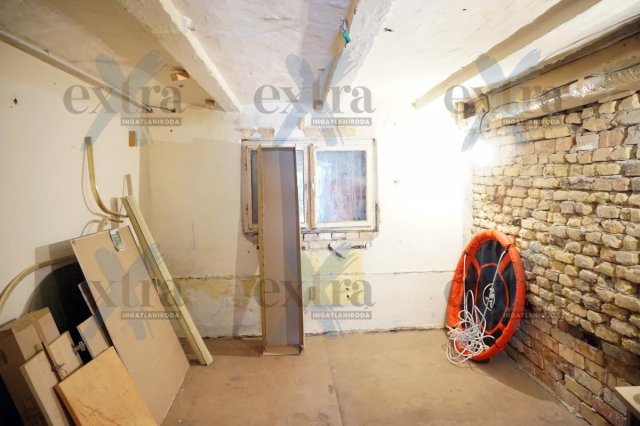 Eladó téglalakás, Szegeden 25.9 M Ft, 1 szobás