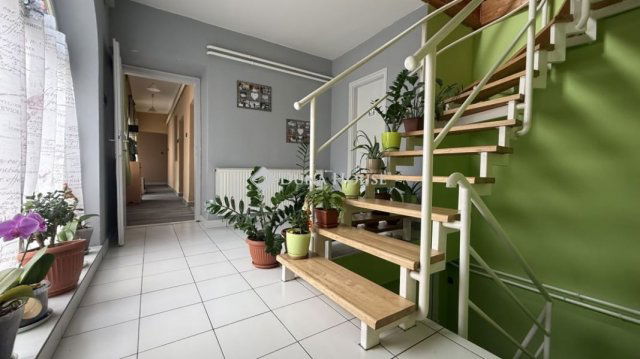 Eladó családi ház, Fertőhomokon 79.9 M Ft, 6 szobás