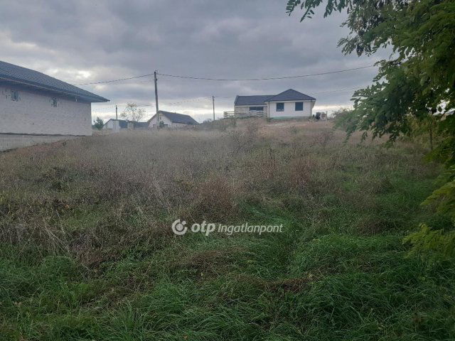 Eladó telek, Száron 20 M Ft / költözzbe.hu