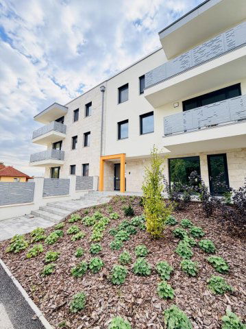 Kiadó téglalakás, albérlet, Tatán 300 E Ft / hó, 3 szobás