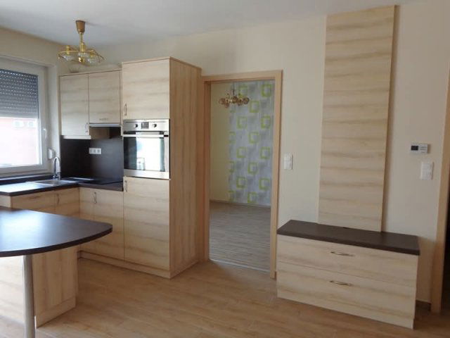 Kiadó téglalakás, albérlet, Csornán, Erzsébet Királyné utcában