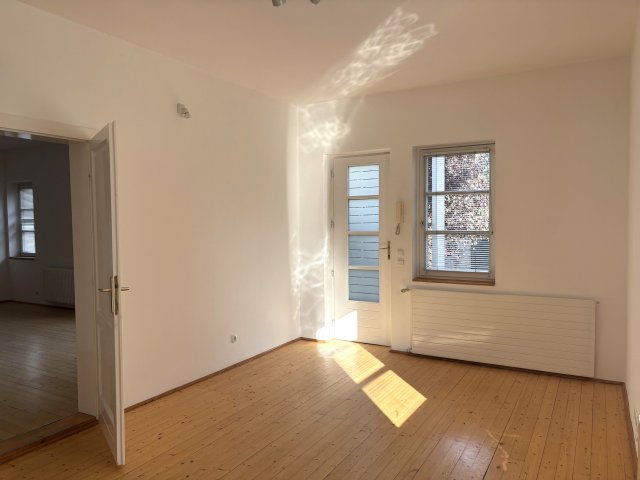 Eladó ipari ingatlan, Budapesten, III. kerületben 420 M Ft