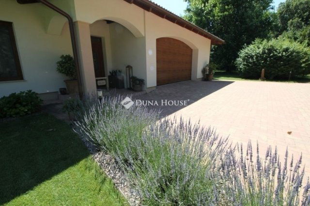 Eladó családi ház, Kecskeméten 219 M Ft, 4 szobás