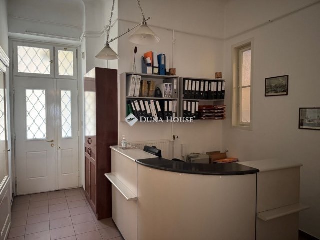 Eladó téglalakás, Budapesten, V. kerületben 185 M Ft, 4 szobás