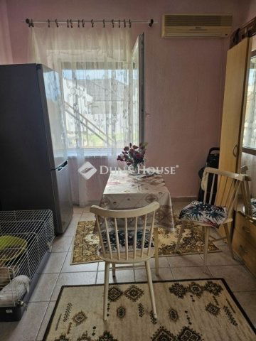 Eladó téglalakás, Vecsésen 68 M Ft, 2 szobás