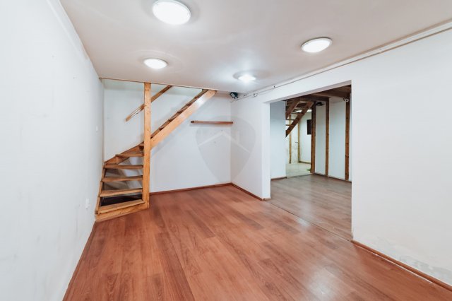 Eladó ipari ingatlan, Budapesten, VI. kerületben 170 M Ft