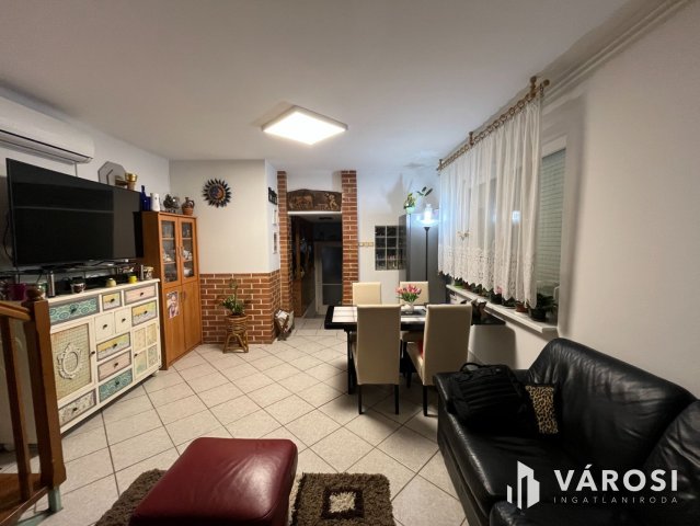 Eladó családi ház, Hajdúsámsonon 89.9 M Ft, 5 szobás