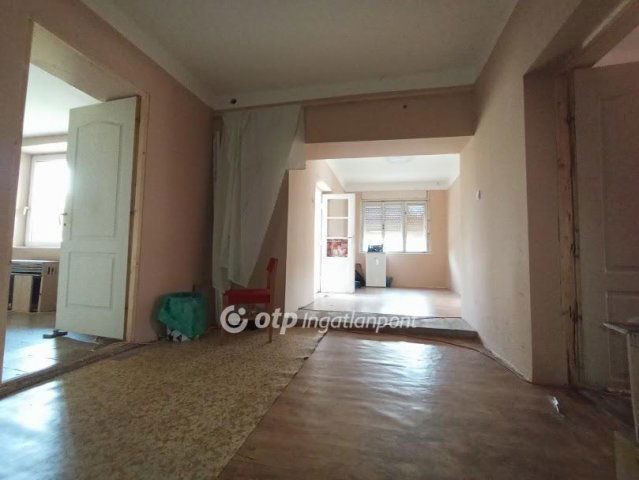 Eladó családi ház, Ecséden 17.5 M Ft, 4 szobás
