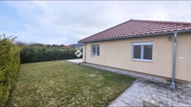 Eladó ikerház, Halásztelken 154 M Ft, 4 szobás