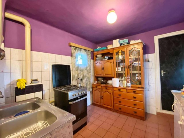 Eladó családi ház, Szegeden 65.9 M Ft, 3 szobás