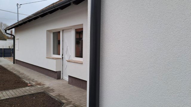 Eladó családi ház, Nyergesújfaluban 86.6 M Ft, 4 szobás