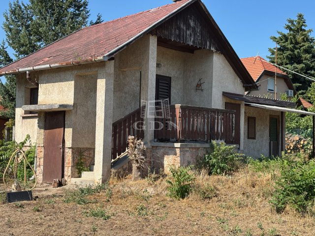 Eladó nyaraló, Komáromban 16.5 M Ft, 1 szobás