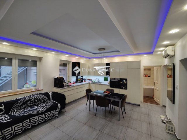 Eladó családi ház, Budapesten, IV. kerületben 180 M Ft, 6 szobás