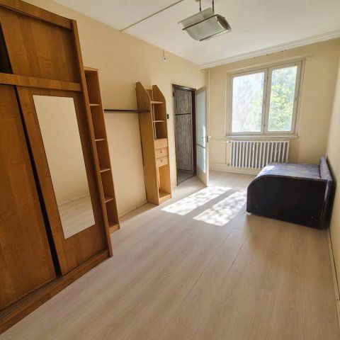 Eladó panellakás, Kecskeméten 38.5 M Ft, 2 szobás