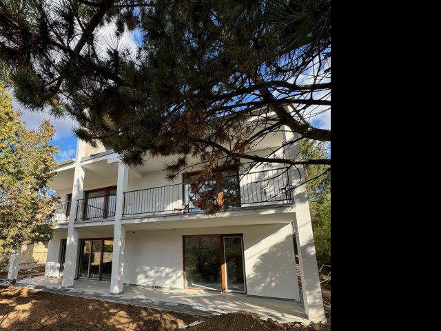 Eladó téglalakás, Pécsett 53.376 M Ft, 1+1 szobás