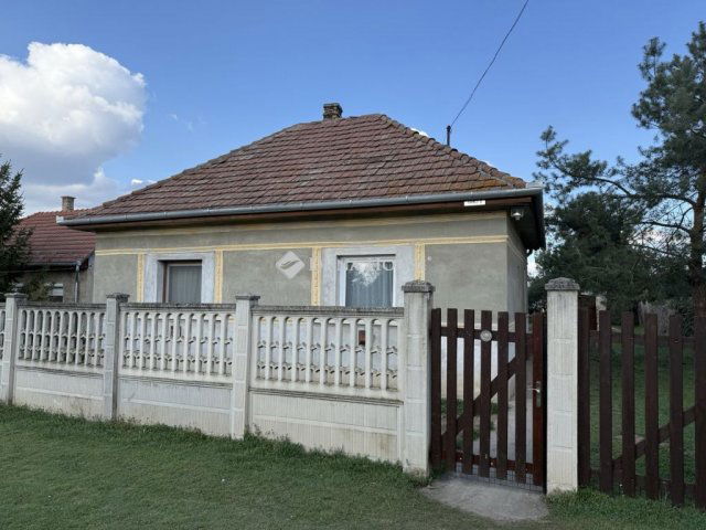 Eladó családi ház, Kókán 24.99 M Ft, 2 szobás
