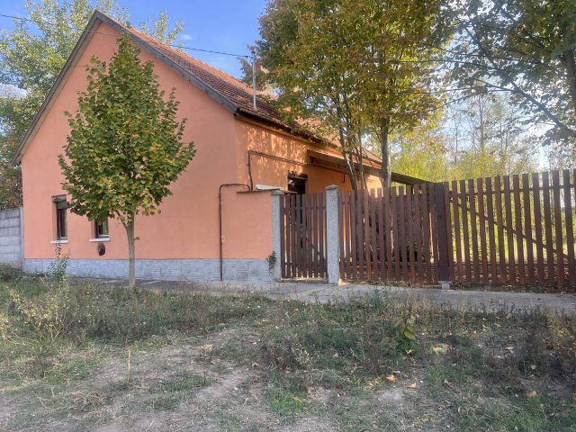 Eladó családi ház, Csorváson 9.9 M Ft, 2 szobás