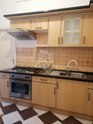 Kiadó téglalakás, albérlet, Szegeden 370 E Ft / hó, 4 szobás