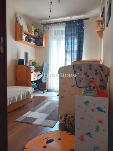 Eladó panellakás, Debrecenben 66.5 M Ft, 4 szobás