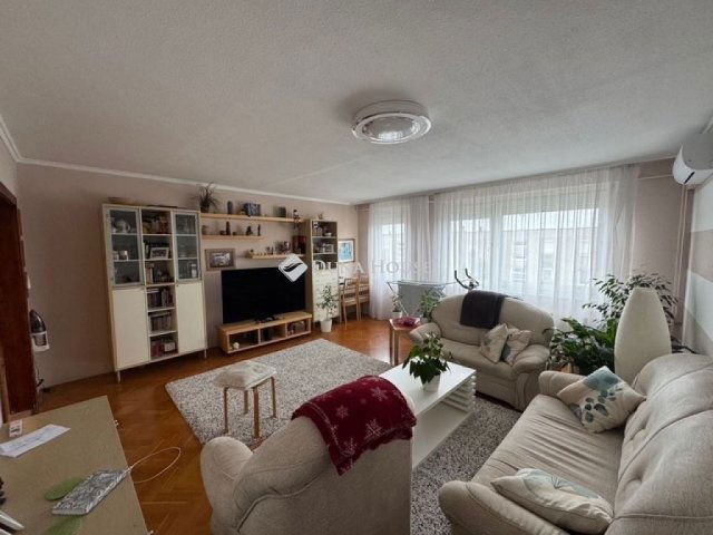 Eladó panellakás, Budapesten, XVI. kerületben 98.9 M Ft, 4 szobás