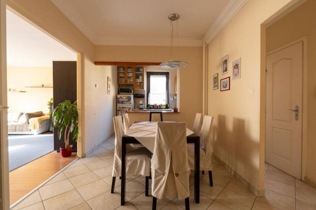 Eladó panellakás, Budapesten, III. kerületben 100 M Ft