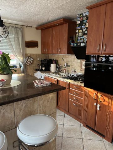 Eladó téglalakás, Hegyeshalomban 85 M Ft, 3 szobás