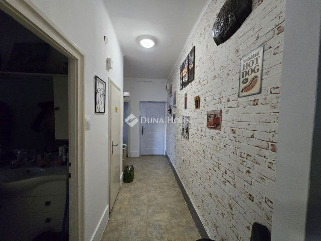 Eladó panellakás, Várpalotán 38.2 M Ft, 2 szobás