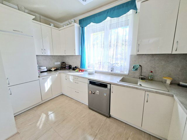 Eladó családi ház, Budapesten, XV. kerületben 194 M Ft, 5 szobás