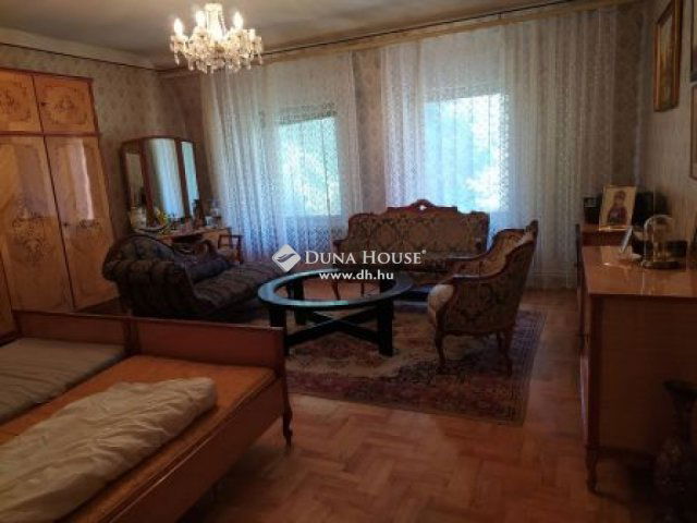 Eladó családi ház, Érden 320 M Ft, 8 szobás